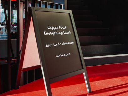 Wionah Fellow | Handwritten Script