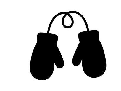 Sarung Tinju Hitam Gantung di Tali untuk Latihan Boxing