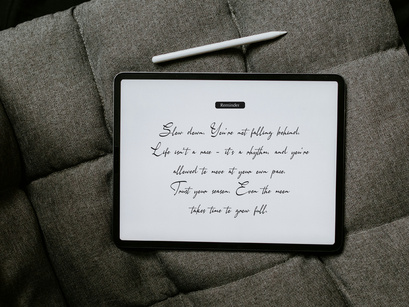Dohemika | Handwritten Script