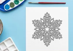 Hiasan Salju Natal yang Elegan dengan Desain Simetris yang Rumit untuk Dekorasi Liburan