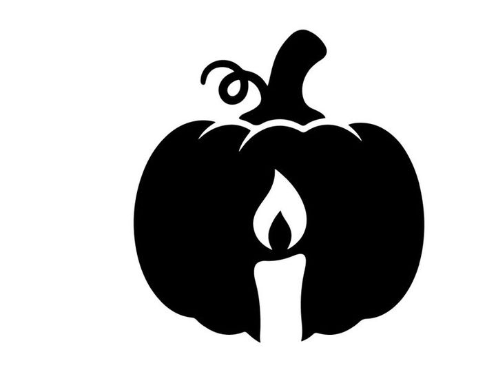 Siluet labu Halloween dengan lilin untuk dekorasi liburan seram