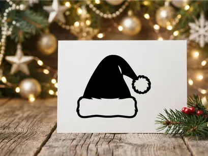 Topi Santa meriah dengan pom-pom berbulu dan trim bulu putih