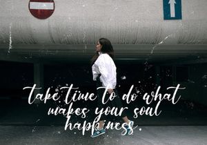 Anythings - Modern Calligraphy Font