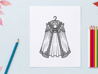 Capa nupcial blanca elegante con bordado de encaje colgando de una percha. Capa de novia lujosa con diseño floral para el día especial de la novia.