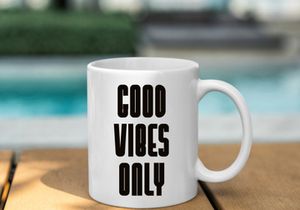 Summer Camping - Modern Vintage Font