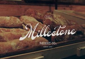 Hangtuah | Vintage Script Font