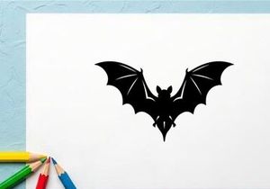 Silhouette eines fliegenden Fledermaus mit ausgebreiteten Flügeln