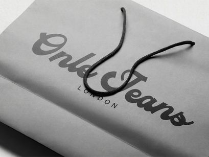 Nostalgia Riviera | Handwritten Bold Script