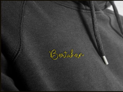 Nicolla Sunfield | Monoline Script