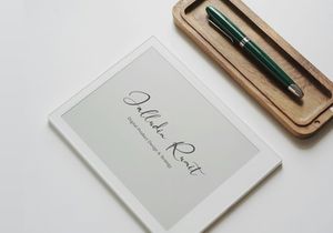 Vangella Sealed | Handwritten Script