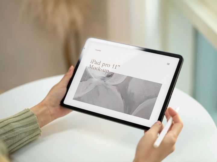 Free iPhone & iPad mock up