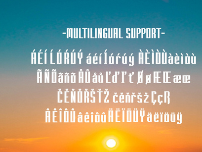Summer Teacher - Vintage Condensed Font