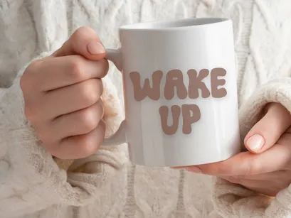 Molly Child - Retro Groovy Display Font