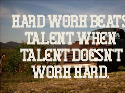 Famous Varsity - Vintage Slab Serif