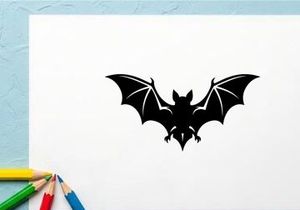 Silhouette eines Fledermaus mit ausgebreiteten Flügeln in Schwarz auf weißem Hintergrund