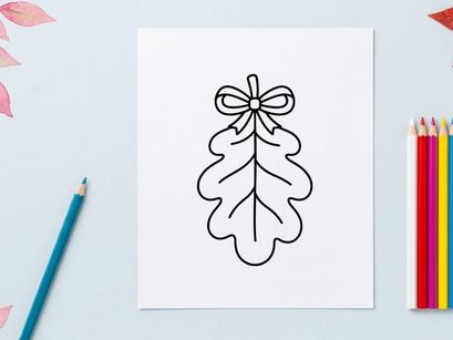 Adorno navideño de hoja acogedora con lazo. Decoración festiva para decoración estacional.
