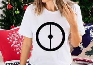 A simple black rifle scope reticle on a white background