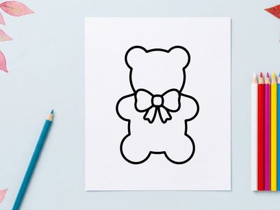 Boneka teddy lucu dengan dasi kupu-kupu hitam. Maskot beruang boneka yang menggemaskan untuk tema liburan dan hadiah.