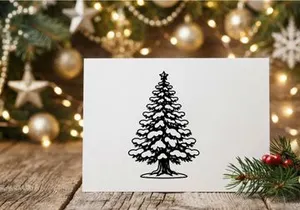 Árbol de Navidad decorativo con acentos de nieve para celebraciones festivas
