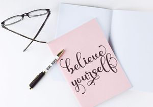 Shiny Aisyah - Handwritten Font