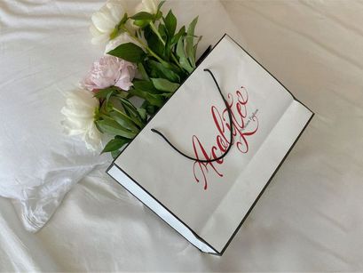 Jamytta | Romantic Script