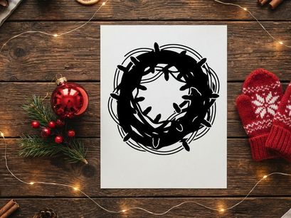 Schwarze Silhouette eines Weihnachtskranzes mit Lichterketten auf weißem Hintergrund