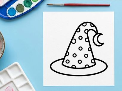 Halloween-Hexenhut mit Polka dots, isoliert auf weißem Hintergrund. Klassischer schwarzer Hexenhut-Kegel für Kostüme und Partydekoration.