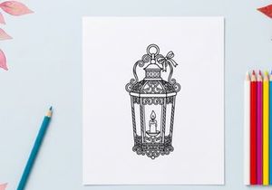 Farol vintage con vela para decoración del hogar. Ilustración de lámpara de aceite antigua y ornamentada para diseño de interiores rústico o gótico.