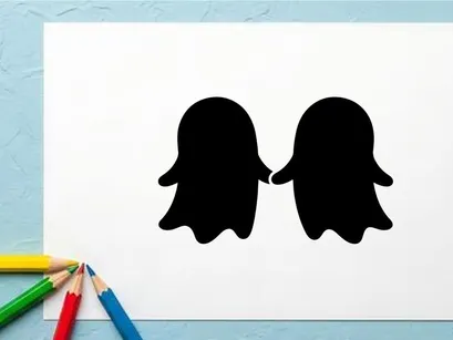 Silhuetas de Dois Pinguins se Enfrentando em Preto e Branco