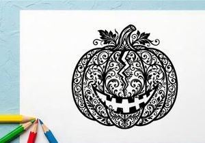 Labu Halloween Hias dengan Desain Filigree Hitam yang Rumit