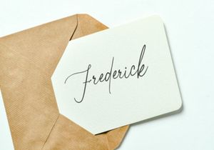 Flower Iceland Calligraphy Font