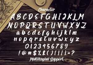 Roulette - Bold Script Font