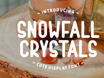 Snowfall Crystals - Cute Display Font preview picture