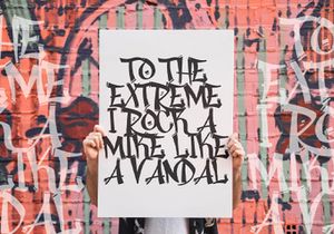 Rhieknuza - Graffiti Font