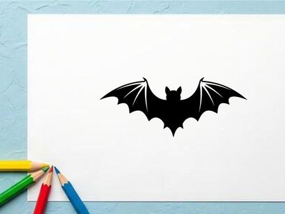Silhouette eines fliegenden Fledermaus mit ausgebreiteten Flügeln