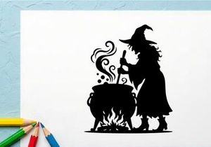Silhouette einer Hexe, die einen Kessel mit magischem Rauch umrührt
