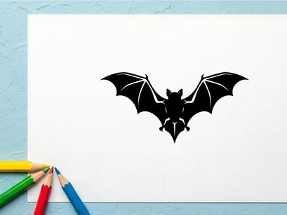 Silhouette eines Fledermaus mit ausgebreiteten Flügeln in Schwarz auf weißem Hintergrund