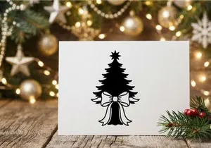 Árvore de Natal Festiva com Laço Decorativo para Celebrações de Férias