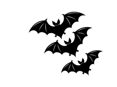 Silhouetas de murciélagos volando en un cielo nocturno oscuro para temas de Halloween o terror