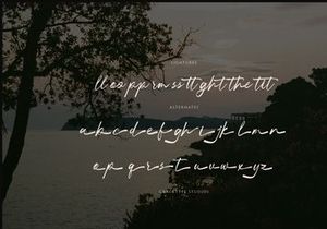 Dialetika | Handwritten Script
