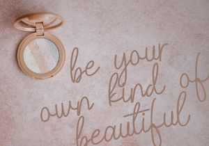 Belinday - Monoline Script Font