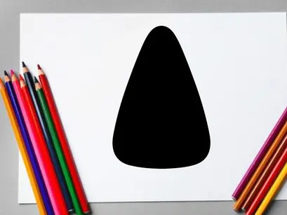 Close-up dari panah hitam pada latar belakang putih