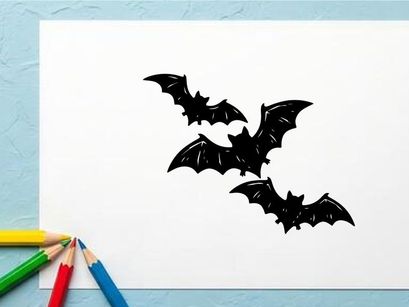 Gruppe fliegender Fledermäuse in dunklem Nachthimmel für Halloween- oder Horror-Themen
