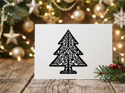 Schwarze ornamentale Weihnachtsbaum-Silhouette mit dekorativen Filigranmustern auf weißem Hintergrund