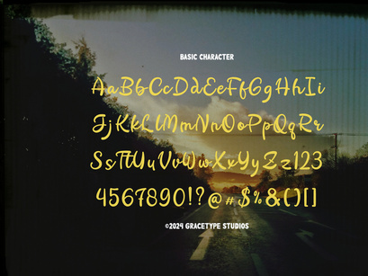 Romanelo Wandering | Retro Script Font