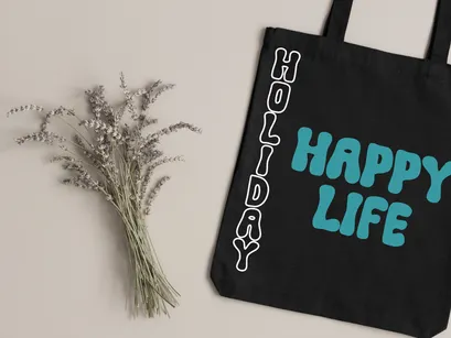 Molly Child - Retro Groovy Display Font