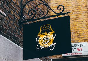 Pomthinq - Brush Script Font
