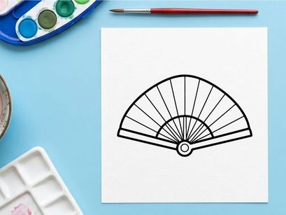 Kipas kertas genggam dengan desain klasik yang dilipat. Aksesori vintage dekoratif untuk acara musim panas dan perayaan budaya.
