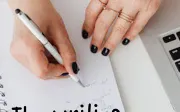 Savhilass — Modern Handwritten Font