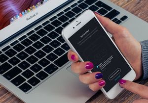 Mockup template: Woman With iPhone
